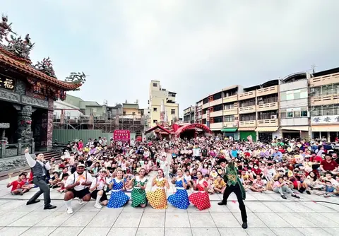 紙風車阿猴落地掃戶外展演